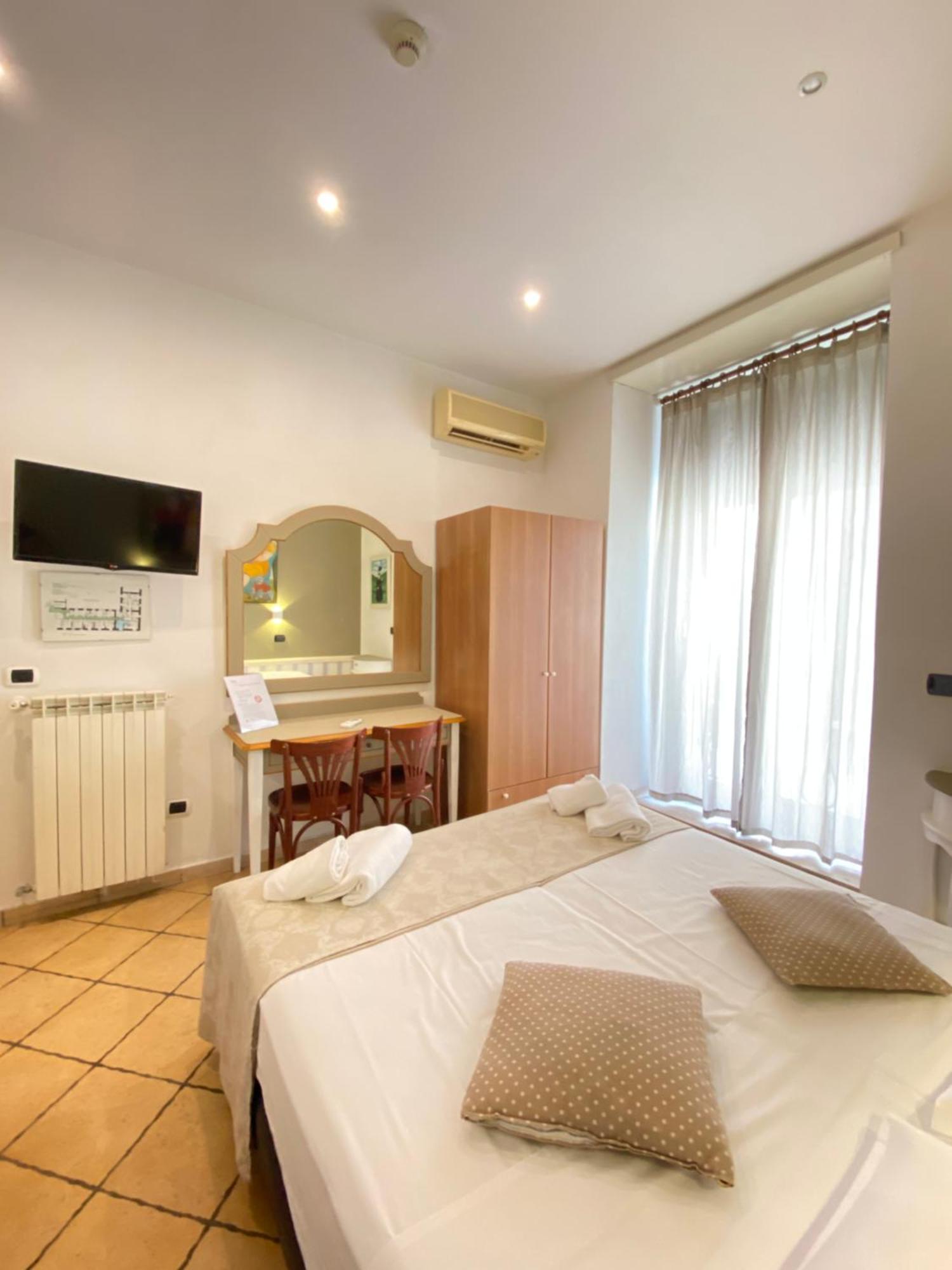 Hotel Europeo Napoli Habitación foto